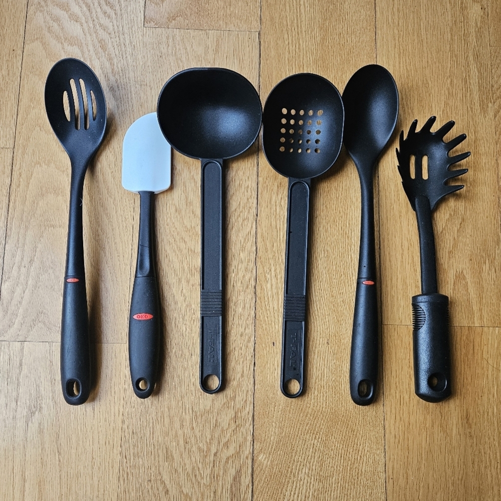 Black Cooking Utensil Set for Kitchen Essentials